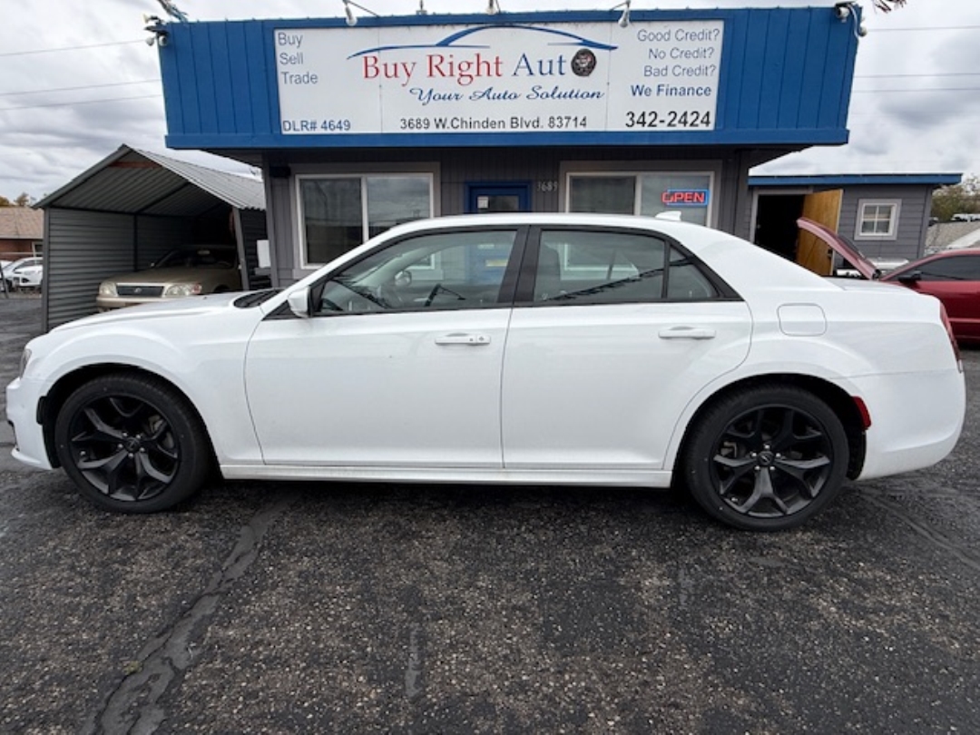 2022 Chrysler 300 Touring L